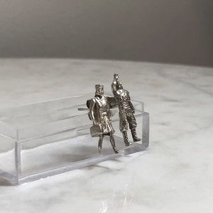 Silver Scale Figure Earrings